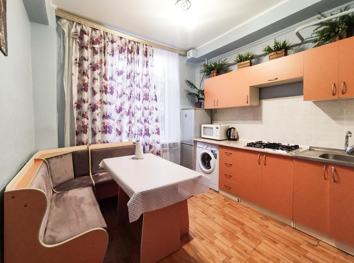 Nadezhda Apartments On Abylay Khan Ave 121 Алматы Экстерьер фото